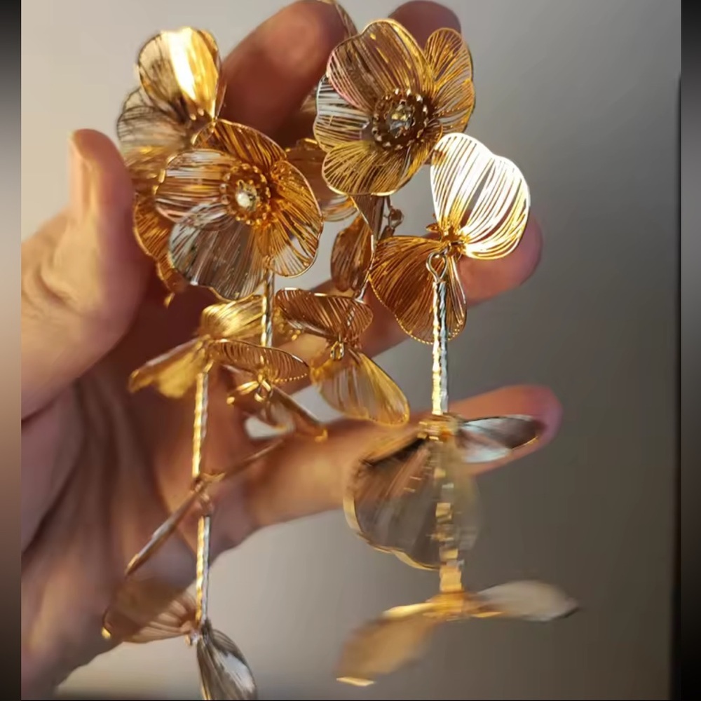 Zara Gold Floral Earrings Prince Kate Middleton - Picture 3 of 7